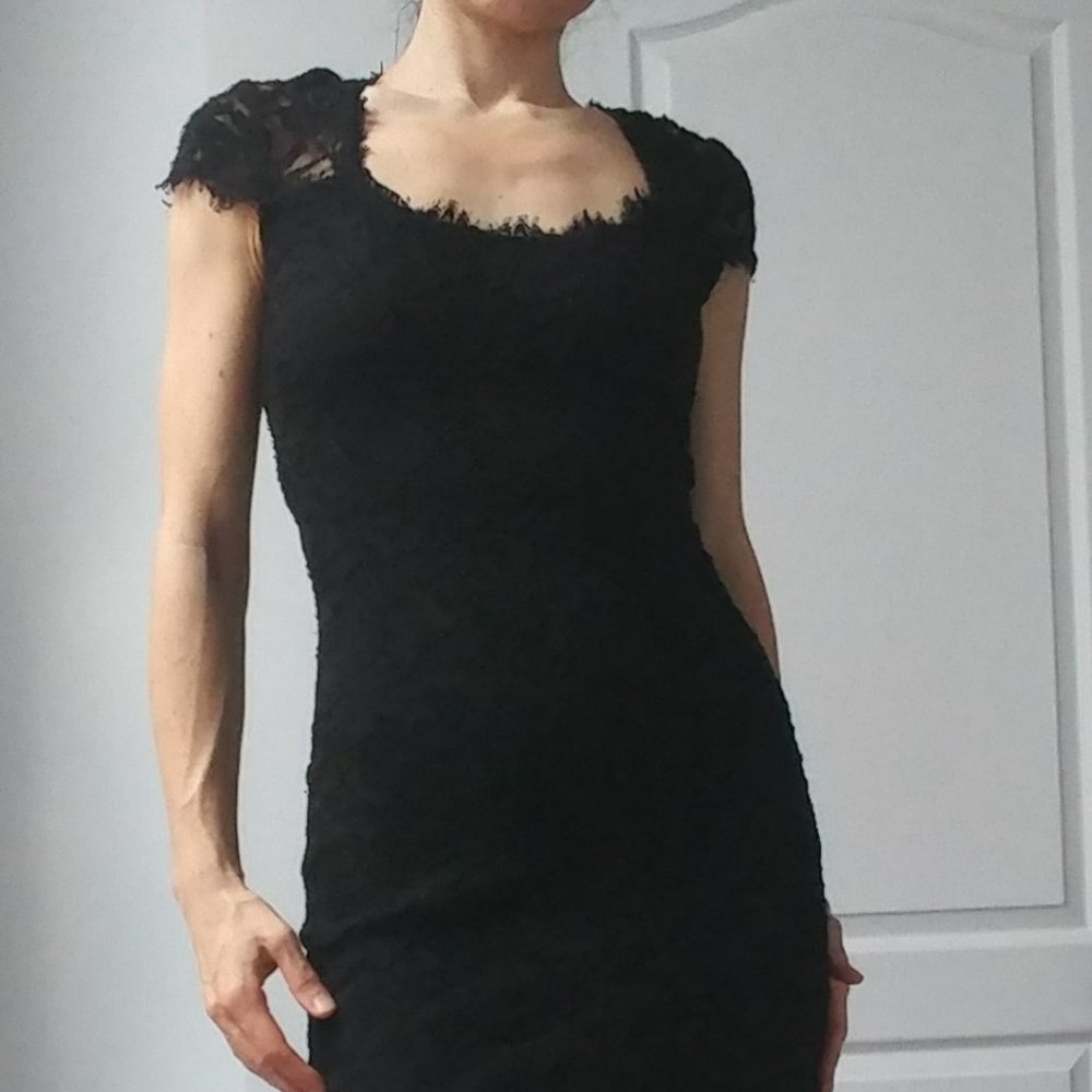Le Chateau LBD, black lace, completely lined, great condition (size 1-2)